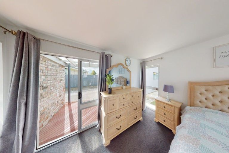 Photo of property in 30 Terry Crescent, Milson, Palmerston North, 4414