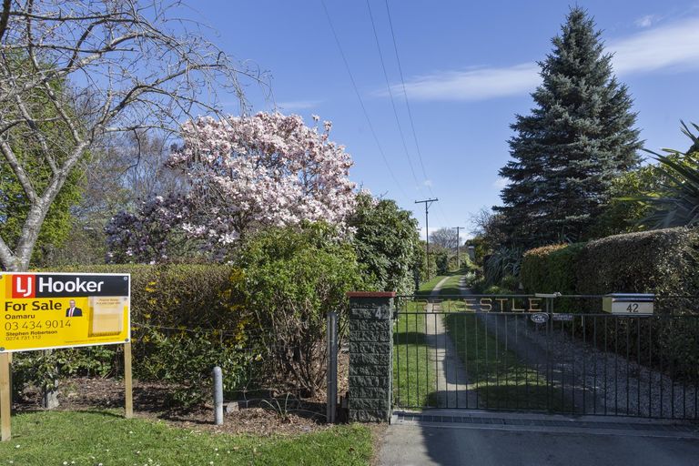 Photo of property in 42 Awamoa Road, Holmes Hill, Oamaru, 9401