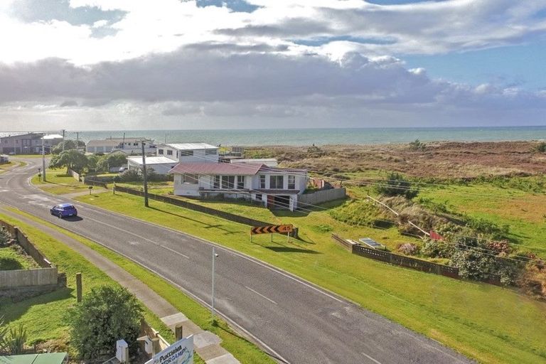 Photo of property in 342 Pukehina Beach Road, Pukehina, Te Puke, 3189