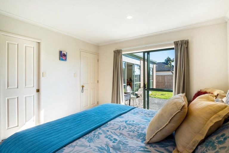 Photo of property in 15 Hercules Drive, Henderson, Auckland, 0612