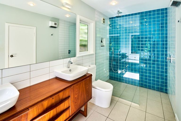 Photo of property in 15 Kowhai Street, Eastbourne, Lower Hutt, 5013