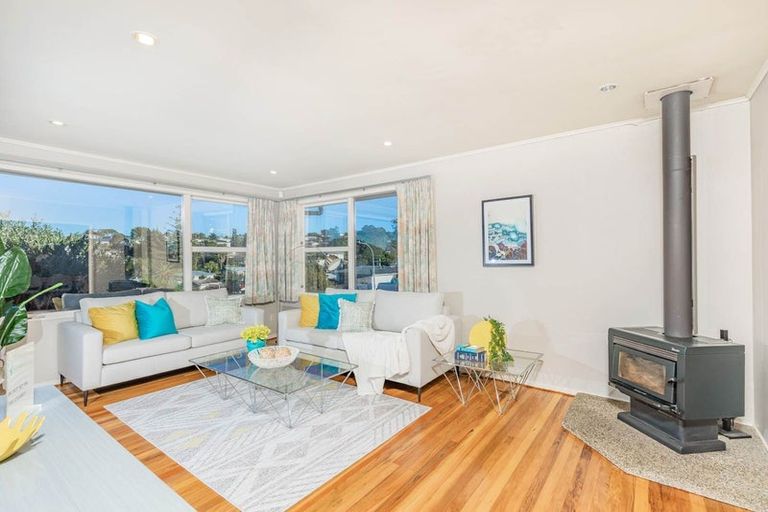 Photo of property in 25 Juniper Road, Sunnynook, Auckland, 0620