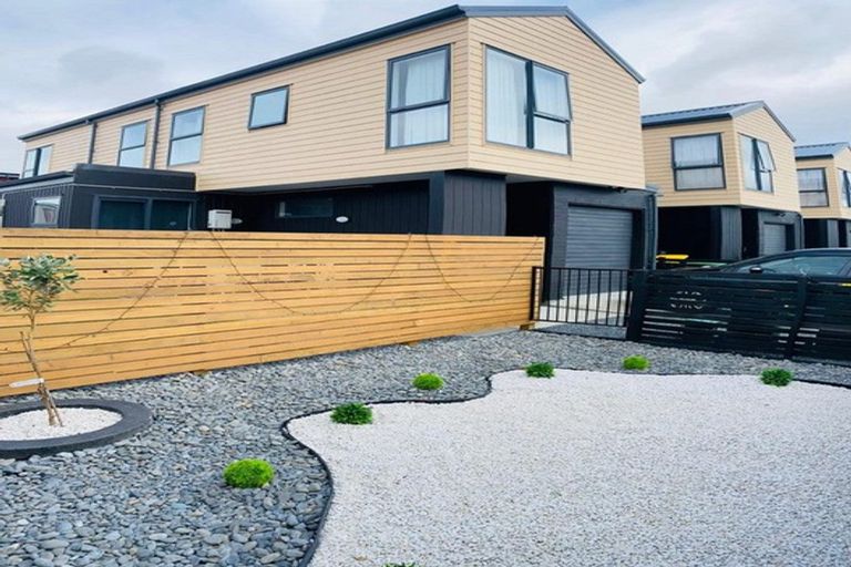Photo of property in 1 Te Aparangi Road, Papakura, 2110