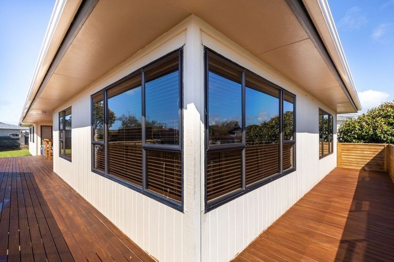 Photo of property in 6 Silby Street, Waitara, 4320