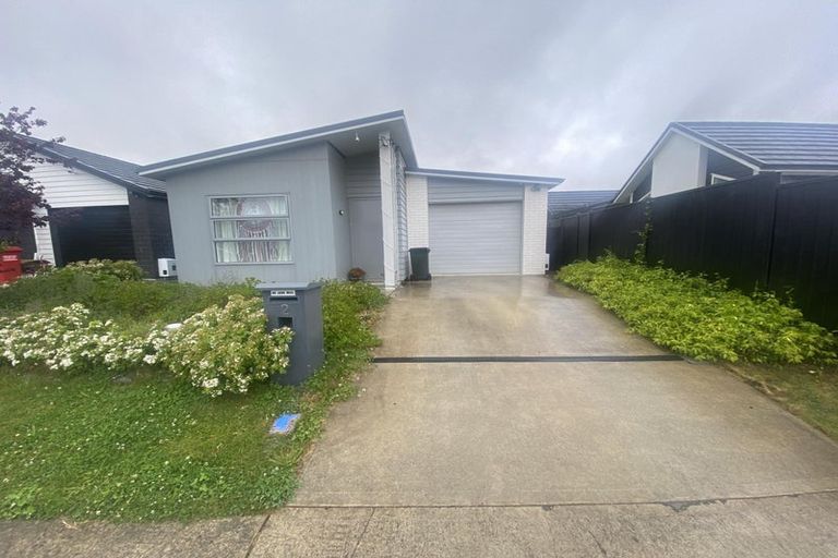 Photo of property in 2 Pattullo Crescent, Wallaceville, Upper Hutt, 5018