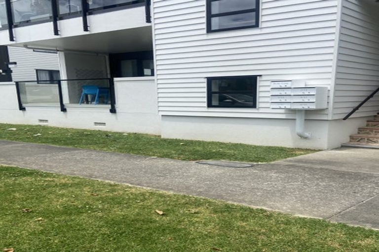 Photo of property in 1/11 Carlos Drive, Flat Bush, Auckland, 2016