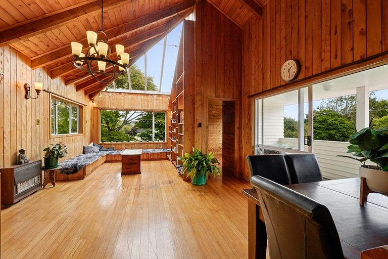 Photo of property in 14 Woodleigh Street, Frankleigh Park, New Plymouth, 4310