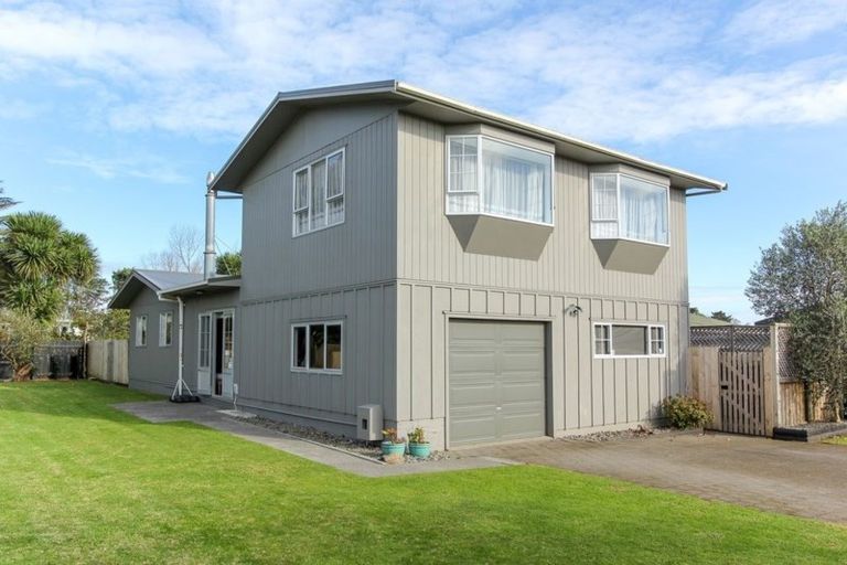 Photo of property in 114 Wairau Road, Oakura, 4314