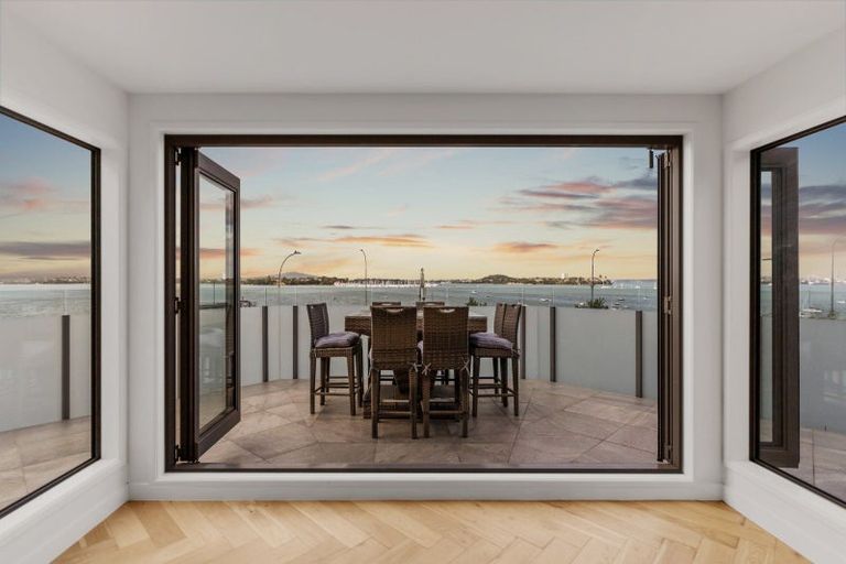 Photo of property in 3/43 Princes Street, Northcote Point, Auckland, 0627