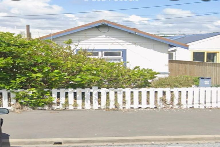 Photo of property in 75 Apu Crescent, Lyall Bay, Wellington, 6022
