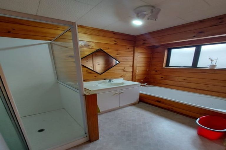 Photo of property in 4/68 West Coast Road, Glen Eden, Auckland, 0602