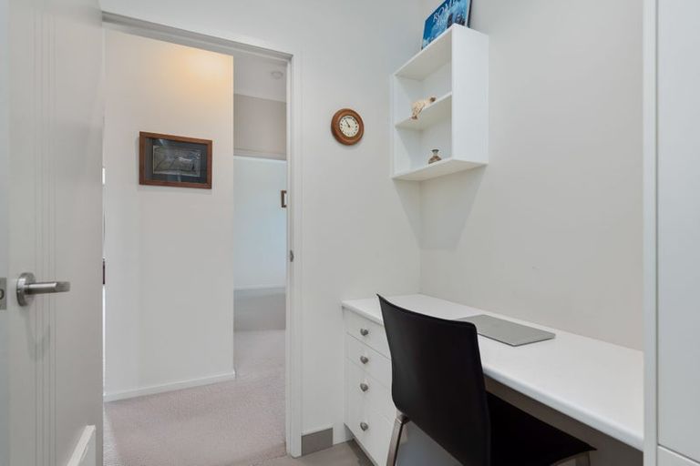 Photo of property in 89 Barbados Way, One Tree Point, 0118