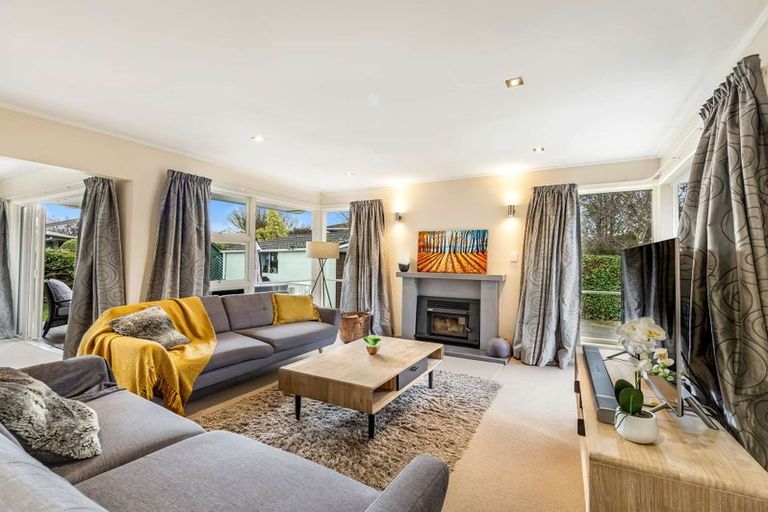 Photo of property in 14 Glenavon Place, Ilam, Christchurch, 8041