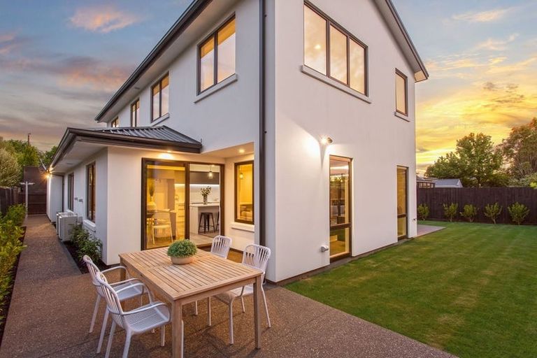 Photo of property in 92b Memorial Avenue, Ilam, Christchurch, 8053