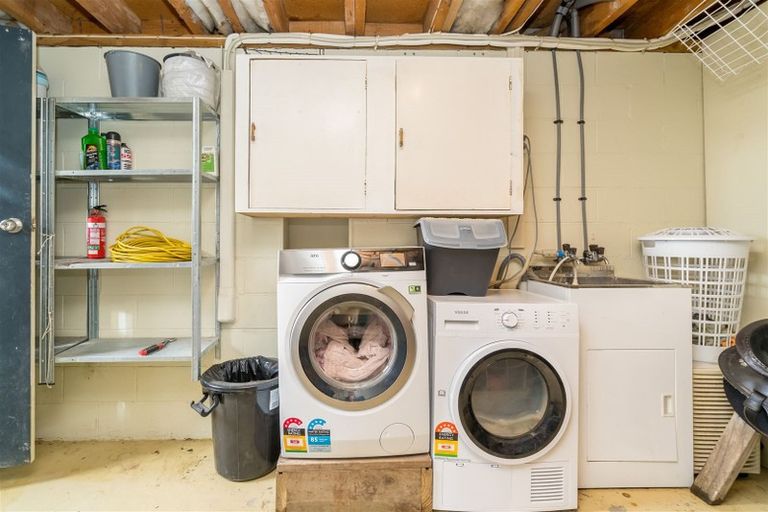 Photo of property in 8 Scott Street, Milton, 9220