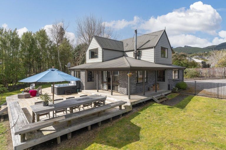 Photo of property in 10 Angela Place, Kinloch, Taupo, 3377