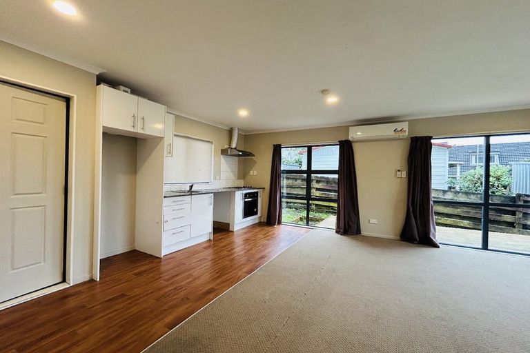 Photo of property in 111 Farquhar Road, Glendene, Auckland, 0602