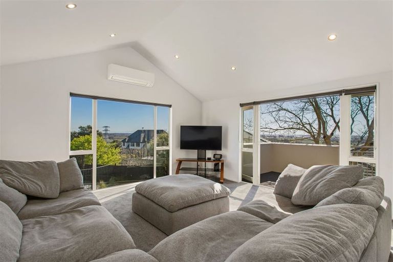 Photo of property in 4 Somerton Rise, Westmorland, Christchurch, 8025