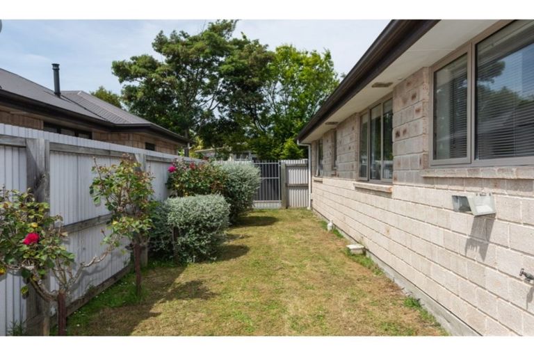Photo of property in 65a Cleveland Street, Edgeware, Christchurch, 8013