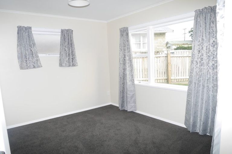 Photo of property in 84 Ruapehu Street, Paraparaumu, 5032