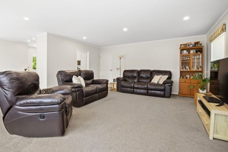 Photo of property in 2/67 Drake Street, Howick, Auckland, 2014