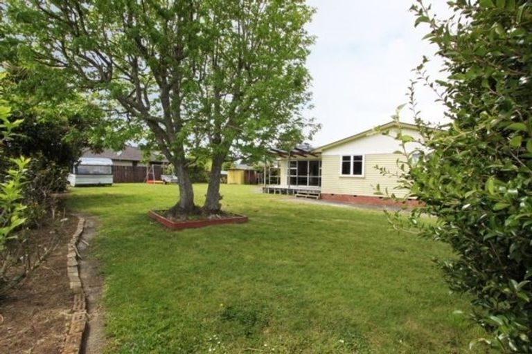 Photo of property in 56 Dale Crescent, Pakuranga, Auckland, 2010