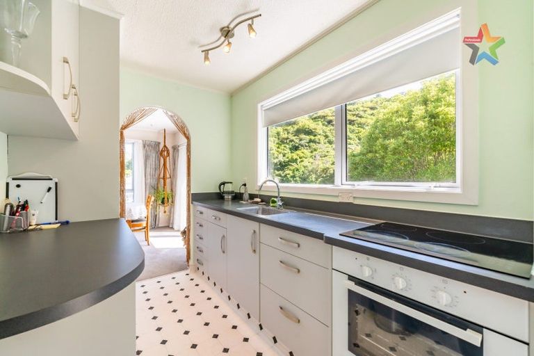 Photo of property in 5 Ruth Grove, Karori, Wellington, 6012