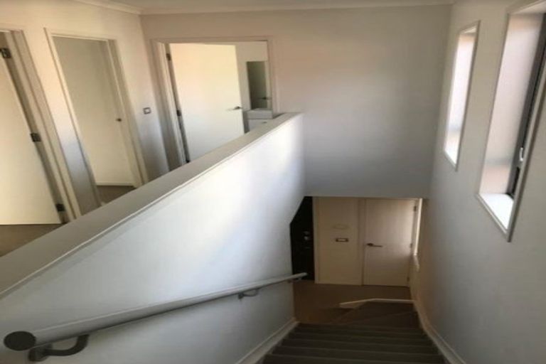 Photo of property in 75a Fields Parade, Oteha, Auckland, 0632