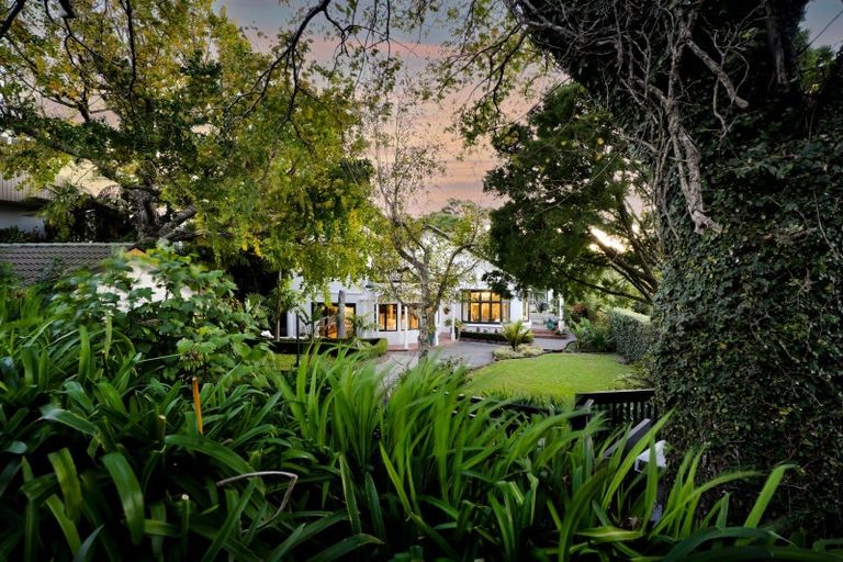 Photo of property in 18 Ridge Lane, New Plymouth, 4310