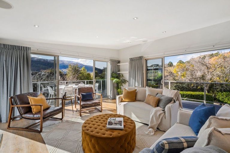 Photo of property in 73 Oregon Drive, Kelvin Heights, Queenstown, 9300
