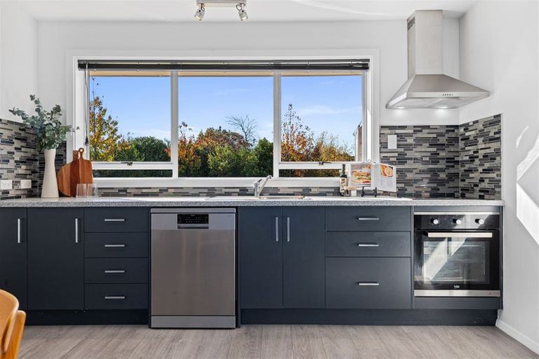 Photo of property in 5 Bethel Crescent, Bishopdale, Christchurch, 8053