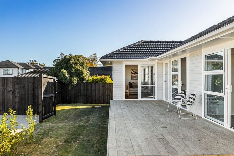 Photo of property in 17c Hamurana Place, Te Atatu Peninsula, Auckland, 0610
