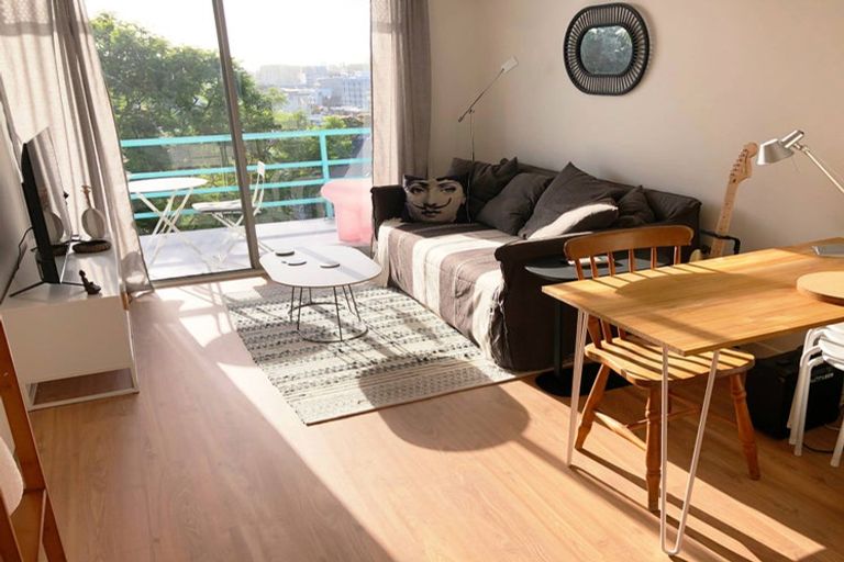 Photo of property in 2 Maungawhau Road, Epsom, Auckland, 1023