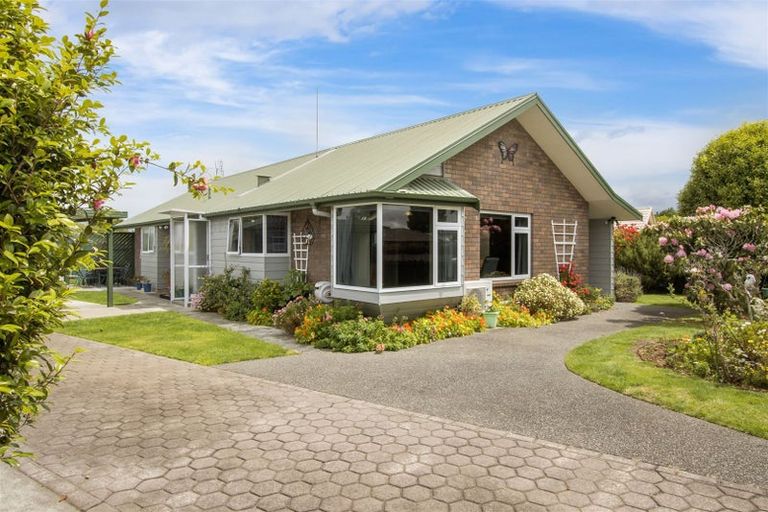 Photo of property in 6 Fencourt Crescent, Katikati, 3129