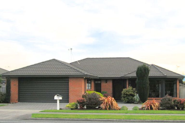 Photo of property in 83 Sandwich Road, St Andrews, Hamilton, 3200