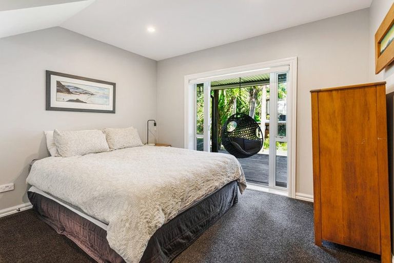 Photo of property in 80 Motutara Road, Muriwai, Waimauku, 0881