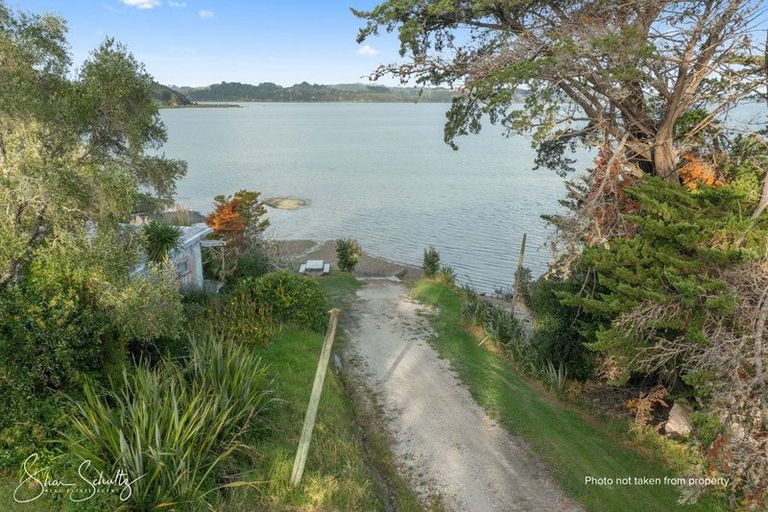 Photo of property in 86 Matakohe Wharf Road, Matakohe, 0593