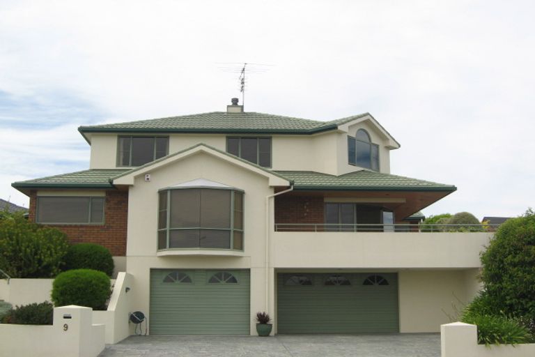 Photo of property in 9 Highcrest Heights, Westmorland, Christchurch, 8025