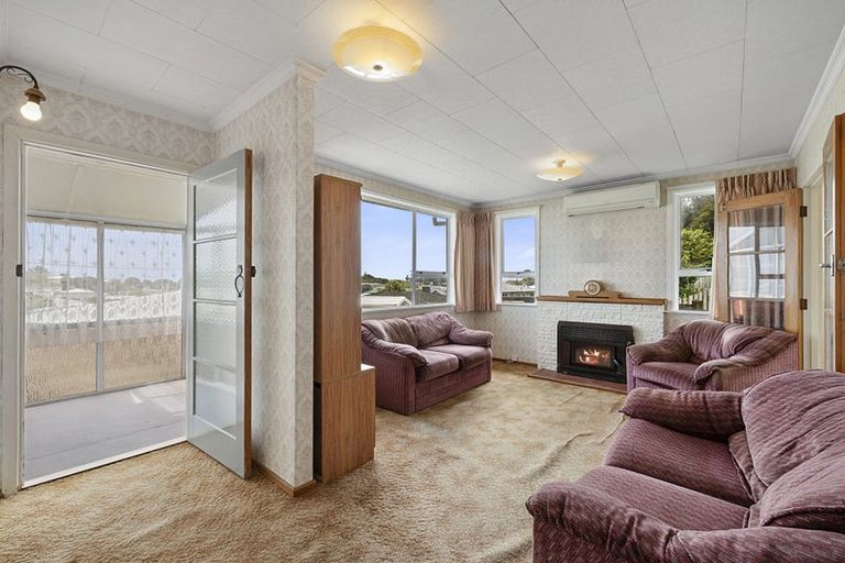 Photo of property in 31 Simons Street, Moturoa, New Plymouth, 4310