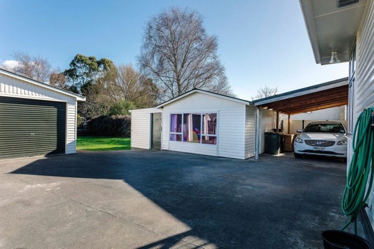 Photo of property in 17 Smith Street, Dannevirke, 4930