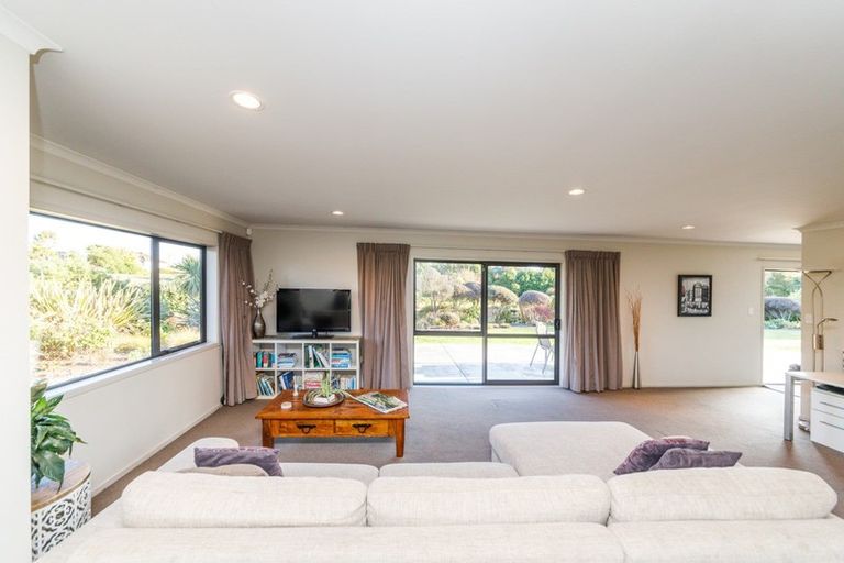 Photo of property in 17 Cemetery Road, Sanson, Palmerston North, 4479
