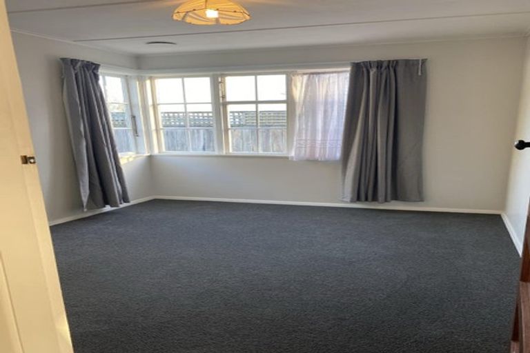 Photo of property in 654 Featherston Street, Roslyn, Palmerston North, 4414