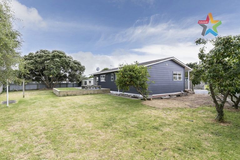Photo of property in 42 Parakai Street, Paraparaumu, 5032