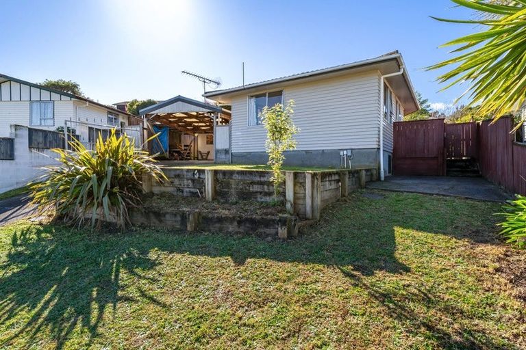 Photo of property in 20 Blueberry Grove, Timberlea, Upper Hutt, 5018