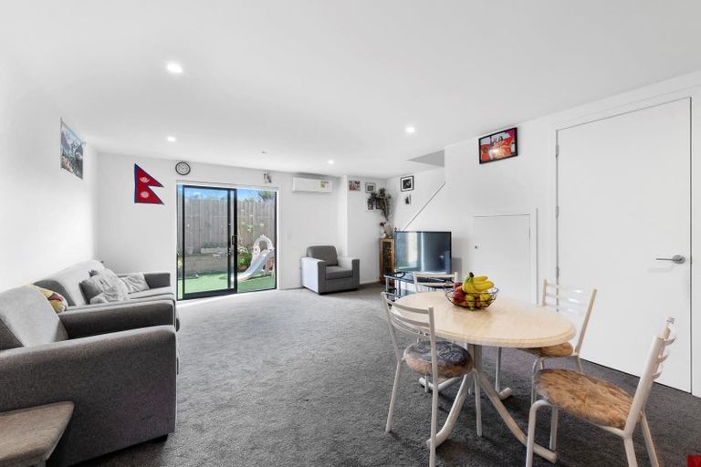 Photo of property in 6/83 Vodanovich Road, Te Atatu South, Auckland, 0610