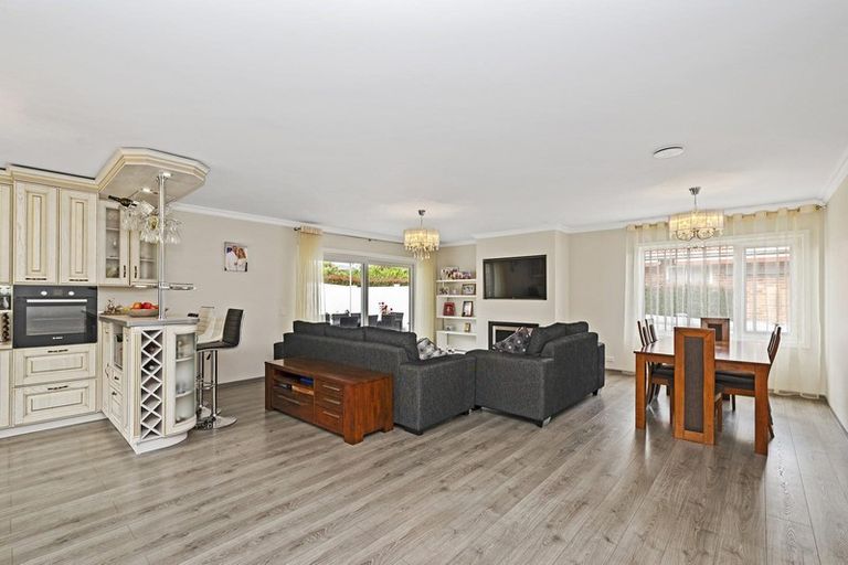 Photo of property in 80 Taikata Road, Te Atatu Peninsula, Auckland, 0610
