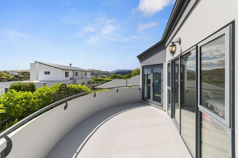 Photo of property in 20 Endeavour Drive, Whitby, Porirua, 5024