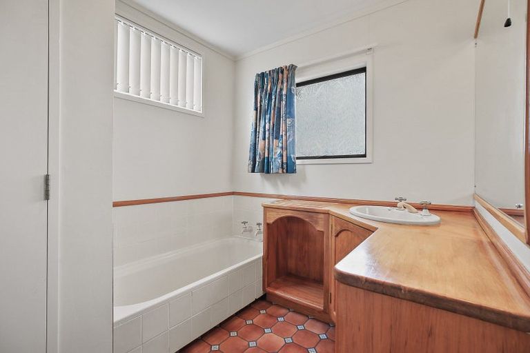 Photo of property in 43 Hayward Road, Ngatea, 3503