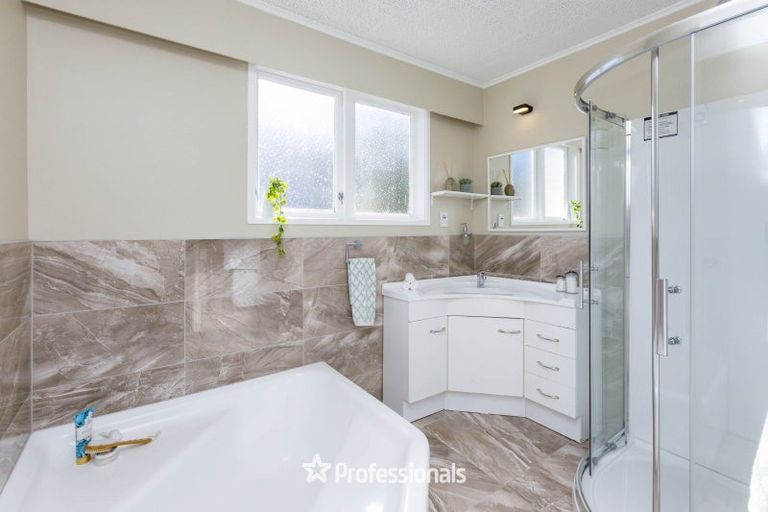 Photo of property in 19 Sunnyview Drive, Brown Owl, Upper Hutt, 5018