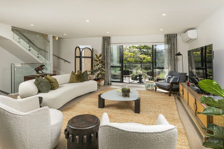 Photo of property in 19c Hastings Road, Mairangi Bay, Auckland, 0630